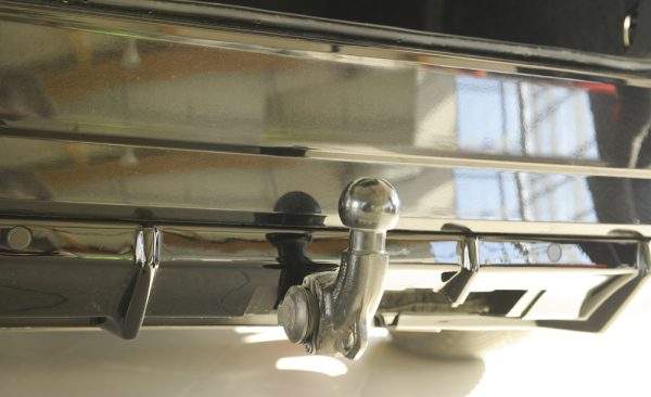 Rieger Heckeinsatz (für orig. elektr. AHK) ohne Aussparung für Endrohrblenden – Bild 9