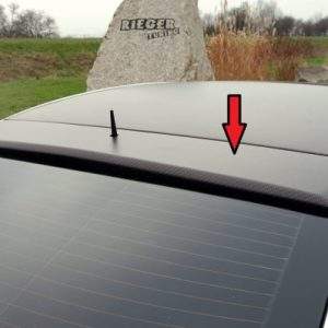 Rieger Heckscheibenblende mit Aussparung für Antenne