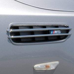 BMW Lüftungsgitter schwarz M5-/ Rieger-Logo, für nachträgliche Montage