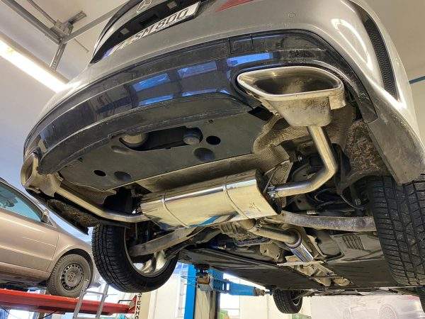 Mercedes CLA - C117/ X117 - AMG 45/ AMG-Line - 4-matic Endschalldämpfer quer Ausgang rechts/links für Modelle mit AMG45 oder AMG-Line Endrohre - Endrohre in originaler Stoßstange – Bild 3